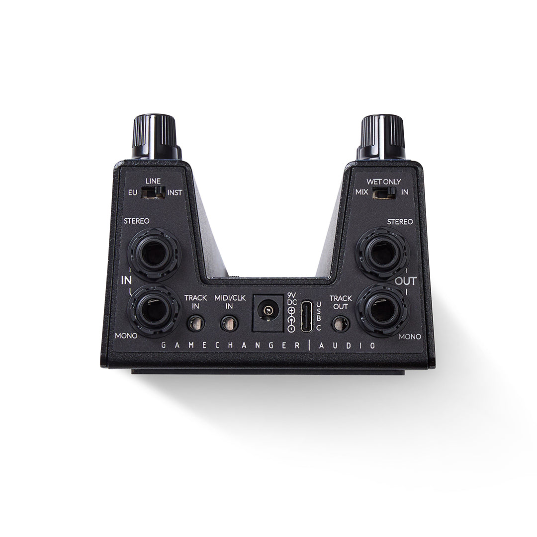 AUTO CHORUS Pitch and Dynamics Responsive Chorus Pedal